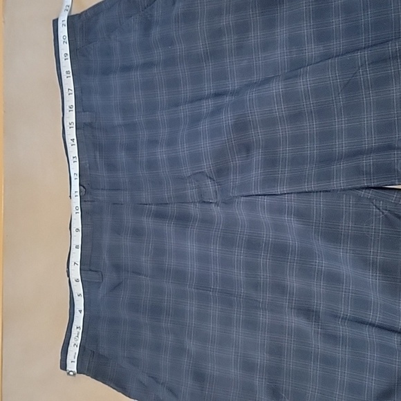 Van Heusen Size 42 Blue Plaid Modern Fit Flat Front Shorts, NEW - Picture 3 of 12